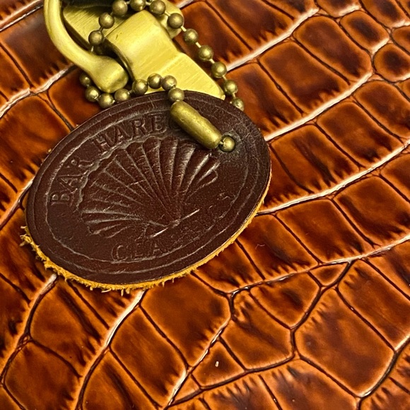 NWOT Bar Harbor Croc leather triangle crossbody - Picture 5 of 11